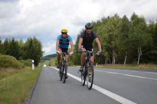 Dvořák Štěpán
Přejezd 614 km přes celou Českou republiku na horských kolech za 35 hodin.