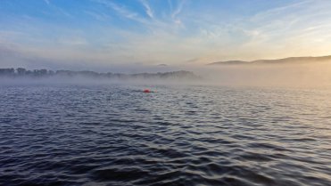 Dvořák Štěpán
Přeplaval jsem Lipno - největší přehradu v ČR o délce 34 km za 15 hodin. Ráno ve 4 hodiny jsem vyplaval z Nové Pece a večer v sedm hodin jsem doplaval k hrázi.