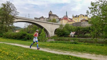 Dvořák Štěpán
Přeběhl jsem 666 km přes celou Českou republiku od západu na východ za 124 hodin a 11 minut s pouhými 3 hodinami spánku.