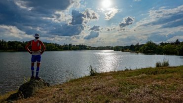 Rybník Rathan u Náměště nad Oslavou
Celodenní běh z Moravského Krumlova přes Ivančice údolím řeky Oslavy až do Třebíče.