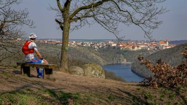 Znojemská přehrada a Znojmo
První jarní běh v okolí Znojemské přehrady v národním parku Podyjí za letních teplot.