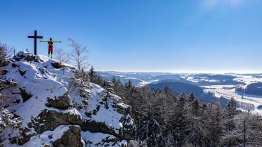 Skalní vyhlídka Prosíčka (739)
Celodenní běh po skalních vyhlídkách ve východní části zasněžených Žďárských vrchů za nádherného slunečního počasí v nejmrazivějším zimním dni.
