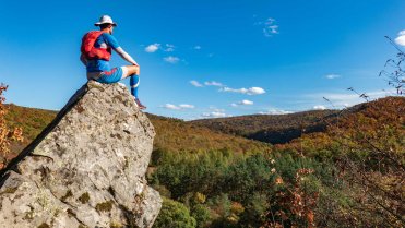 Výhled po národním parku Thayatal (Podyjí)
Celodenní běh v krásném podzimním počasí po obou stranách česko-rakouské státní hranice národním parkem Podyjí i Thayatal mezi Čížovem, Hardeggem a Hnanicemi.